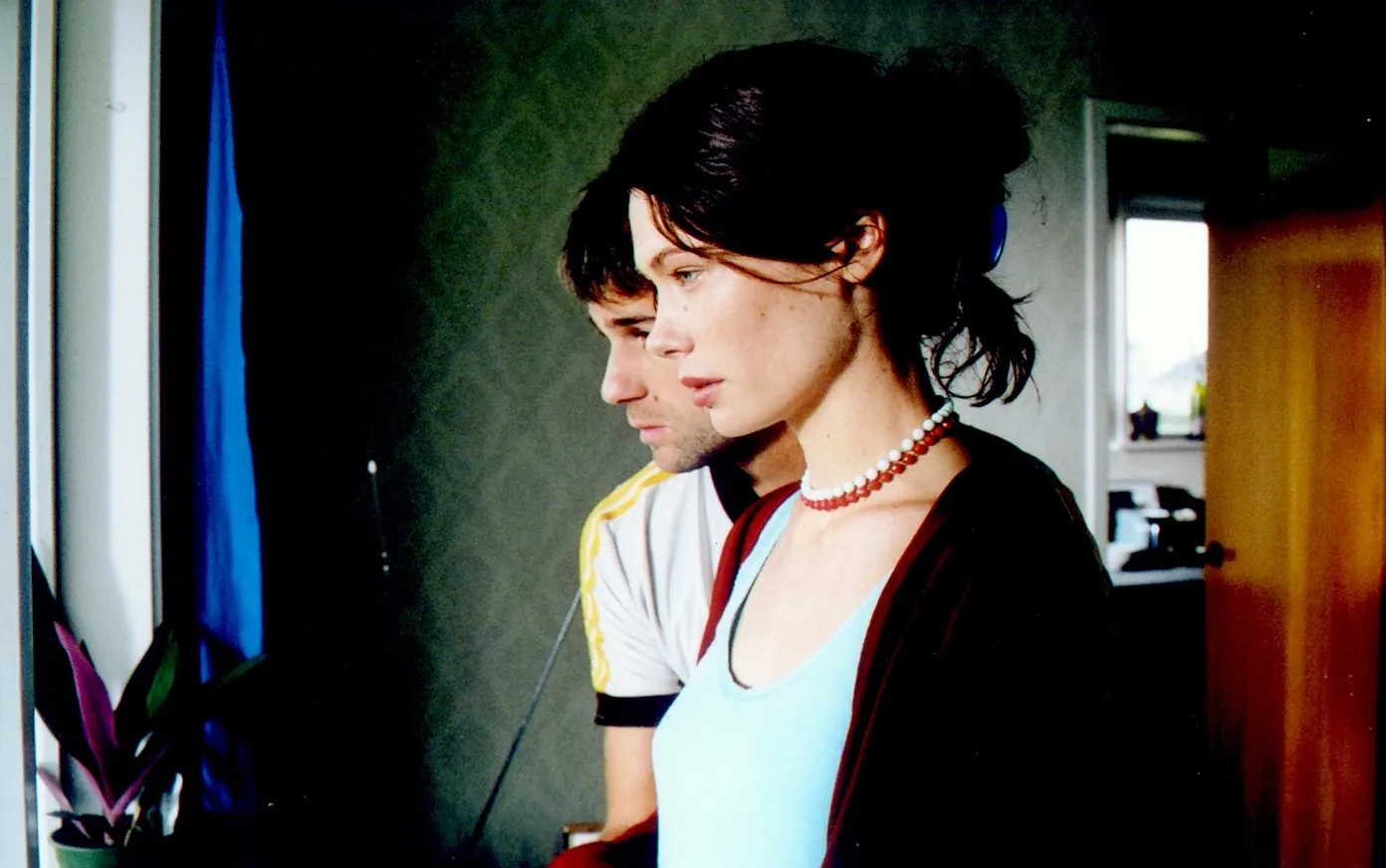 FROMWHERE Coupleatwindow