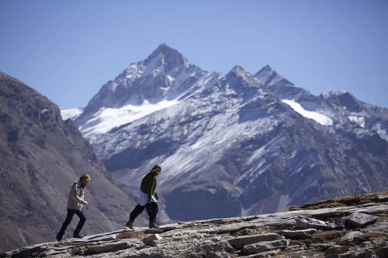 BTKW Sia Trokenheim and David Wenham at Rothang Pass 28 F87 A371729
