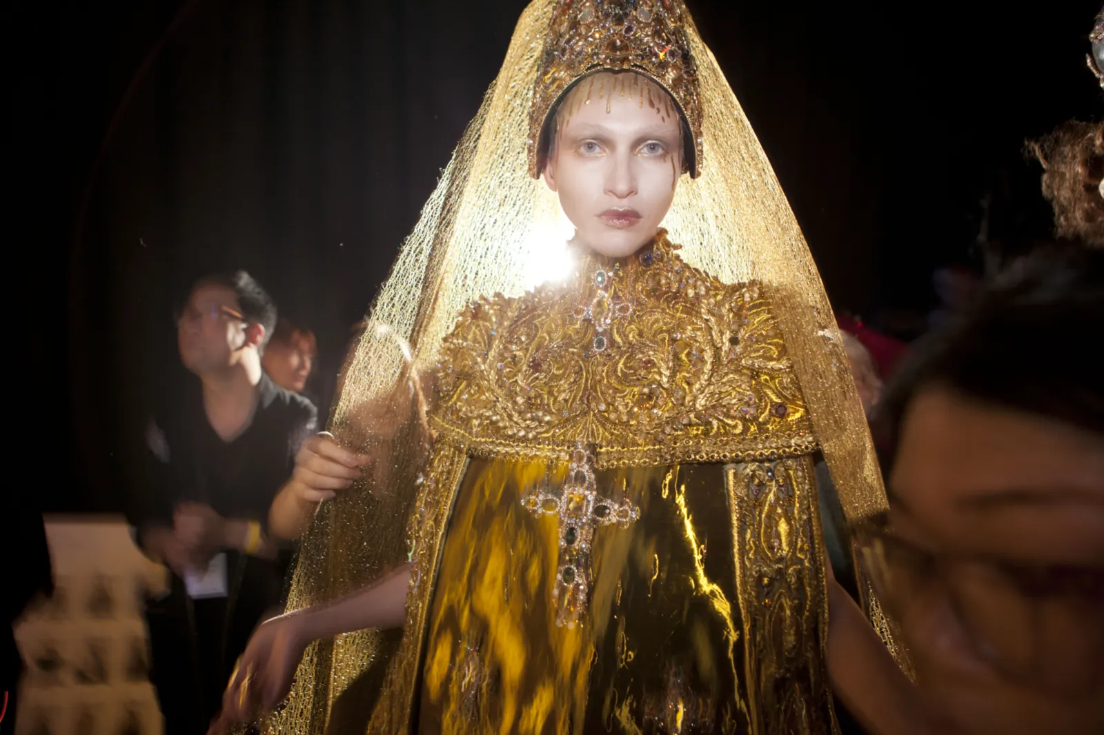 5 2027 Legend2720collection20backstage2 C20 Paris20 Haute20 Couture20week20 Jan2020172 C20photo20 Courtesy20 Guo20 Pei