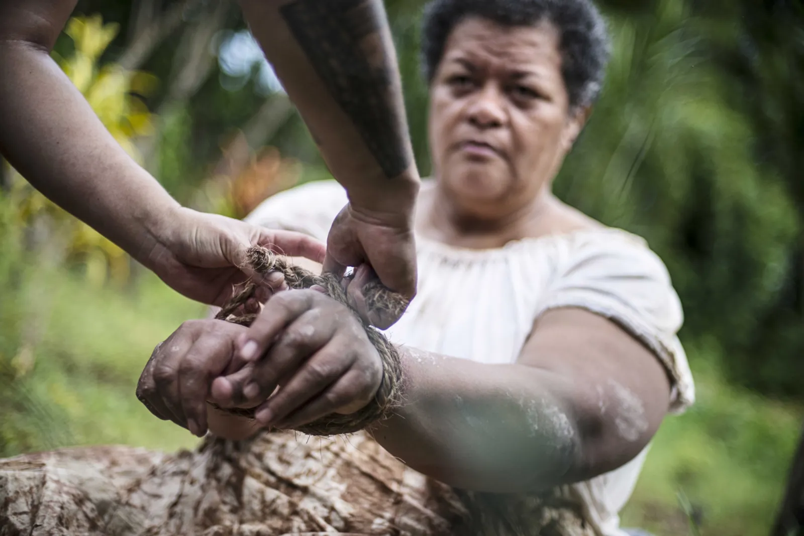 Liliu Nua20hands20tied20 20 Web