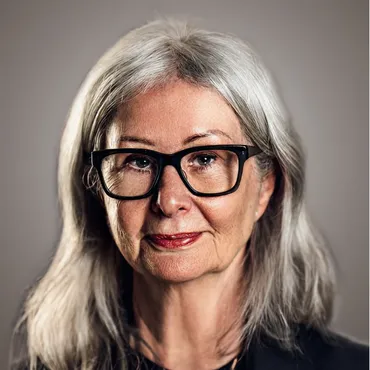 Ngila Dickson