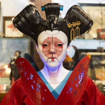 Red Robe Geisha by Weta Workshop with Kurt and Bart