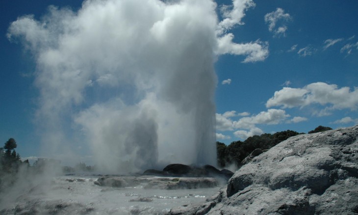 Pohutu Geyser, Rotorua, North Island