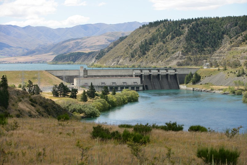 Waitaki Dam, Lake Aviemore, Otago South Island